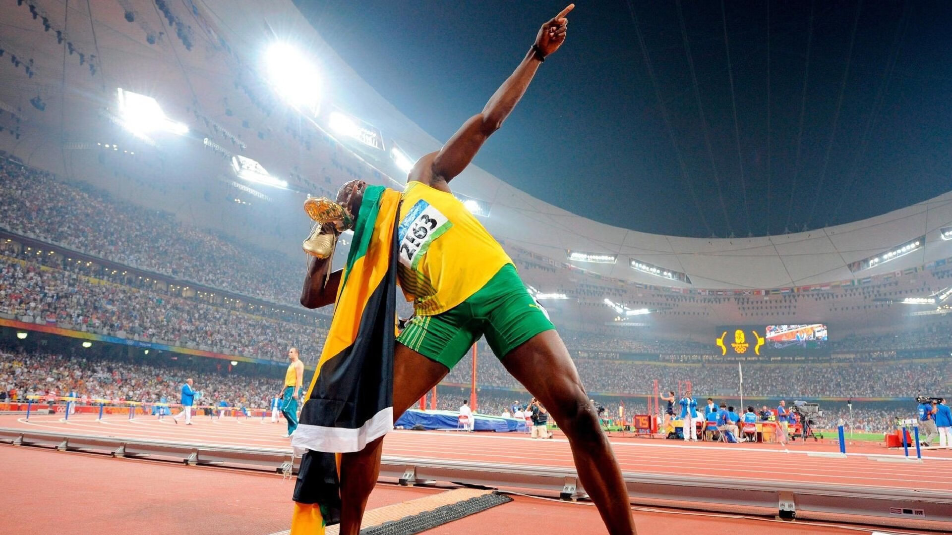 欧冠半决赛之夜，阿拉巴连续得分拉开差距